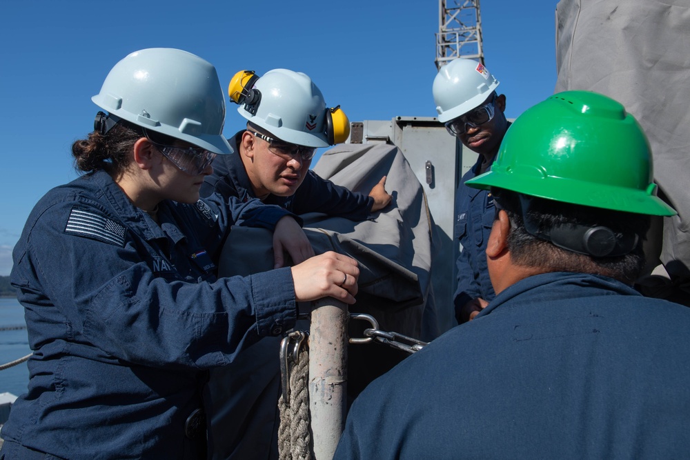 Ronald Reagan Sailors Perform IFLOLS Maintenance