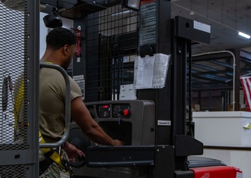 137th SOW Airmen integrate with 35th LRS, MUNS