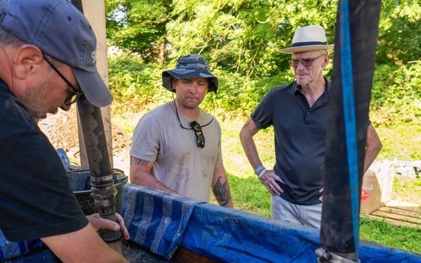 USAREUR-AF and Mayor of Bergisch-Gladbach visits 25-11 DE