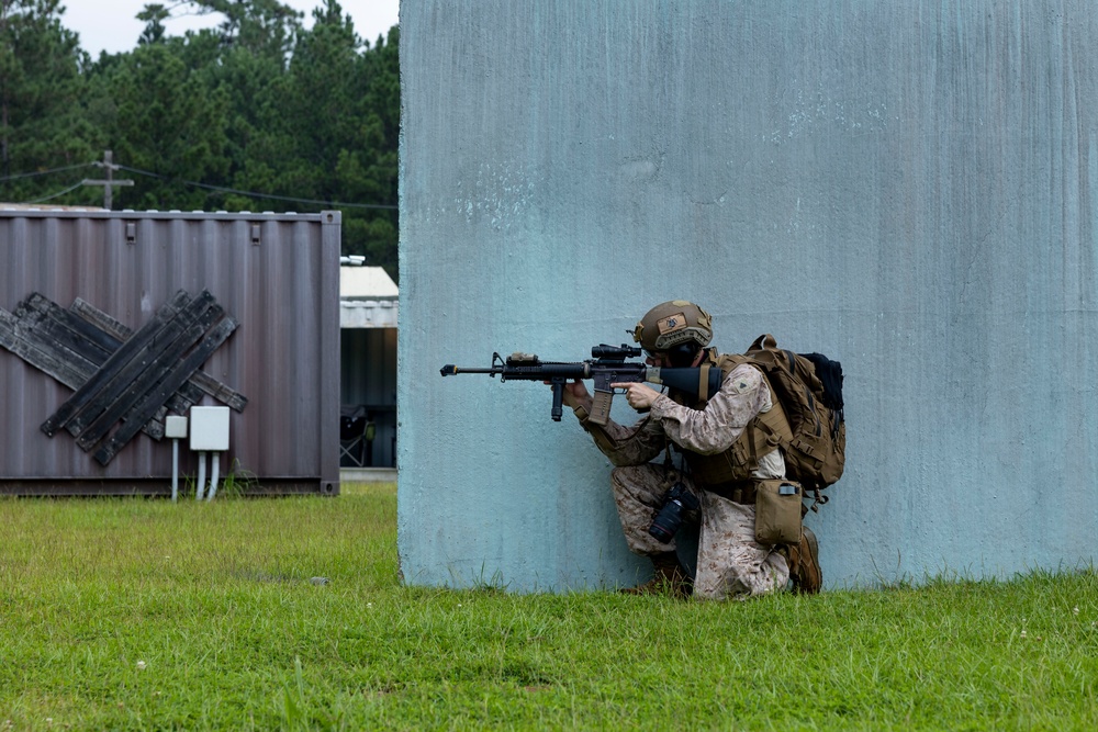 COMMSTRAT Marines with II MSB Participate in the Outdoor Infantry Immersion Trainer