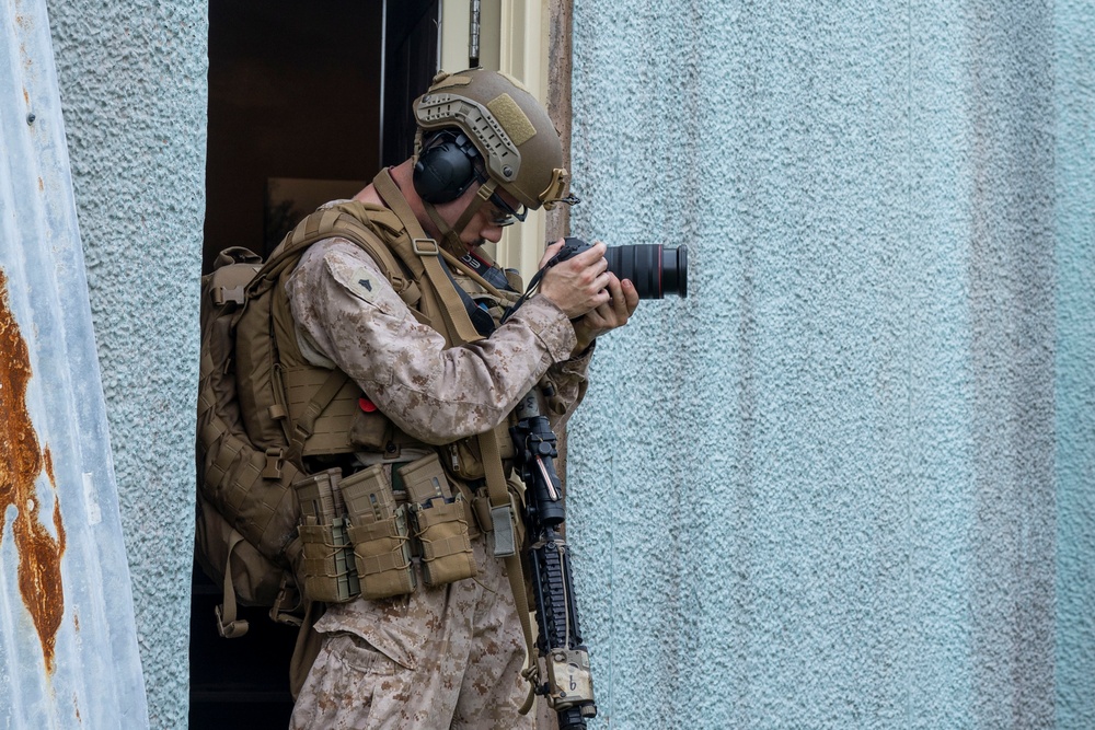 COMMSTRAT Marines with II MSB Participate in the Outdoor Infantry Immersion Trainer