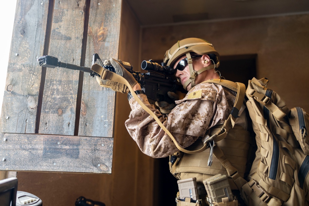 COMMSTRAT Marines with II MSB Participate in the Outdoor Infantry Immersion Trainer