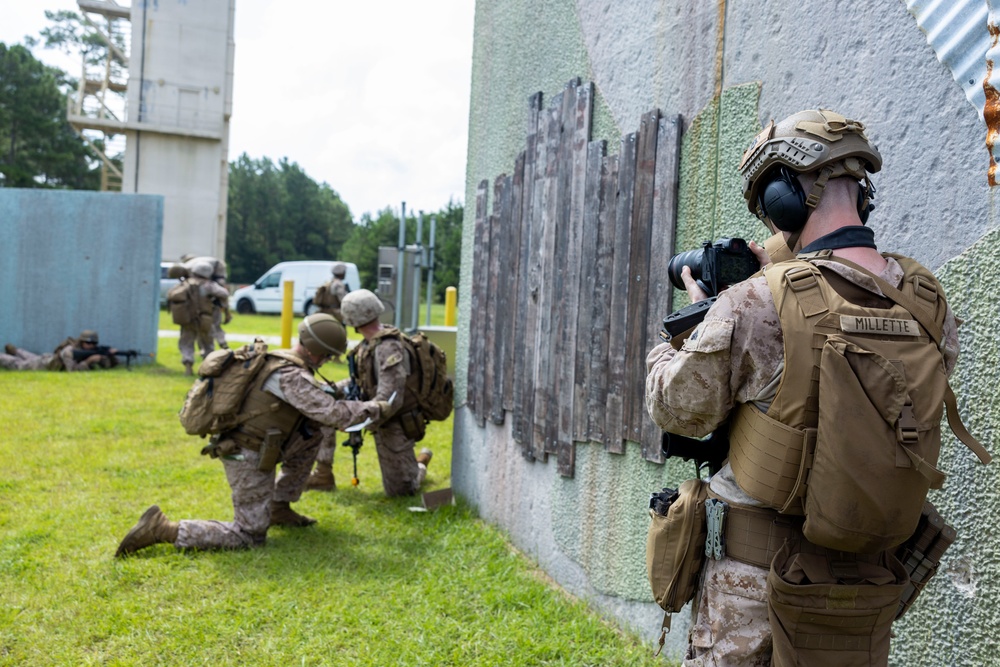 COMMSTRAT Marines with II MSB Participate in the Outdoor Infantry Immersion Trainer