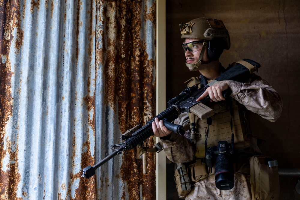 COMMSTRAT Marines with II MSB Participate in the Outdoor Infantry Immersion Trainer
