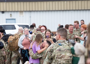 More than 400 Hoosier National Guard soldiers back home again in Indiana