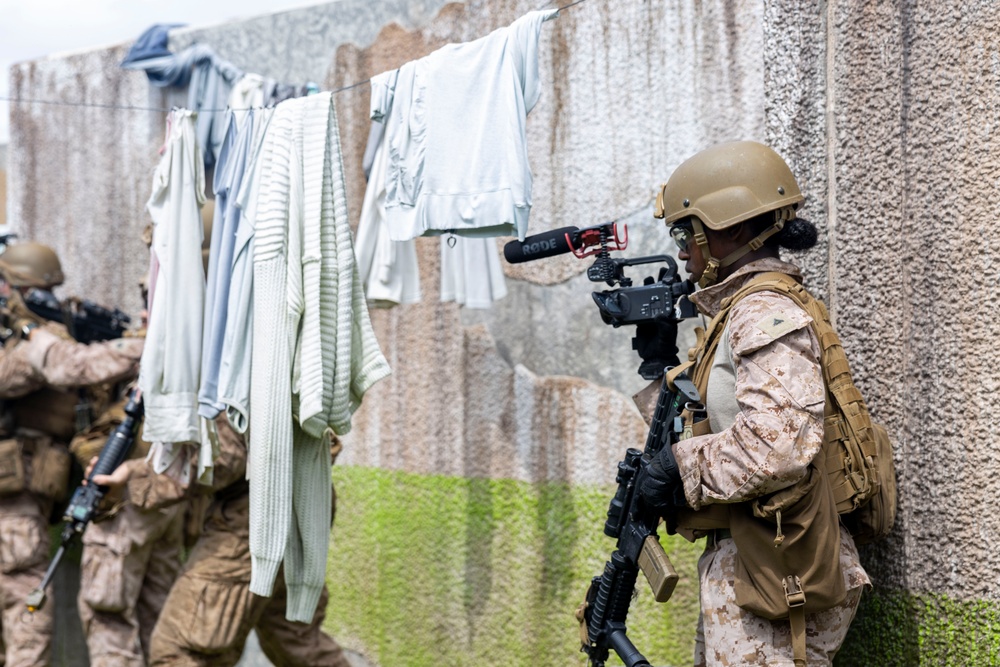COMMSTRAT Marines with II MSB Participate in the Outdoor Infantry Immersion Trainer