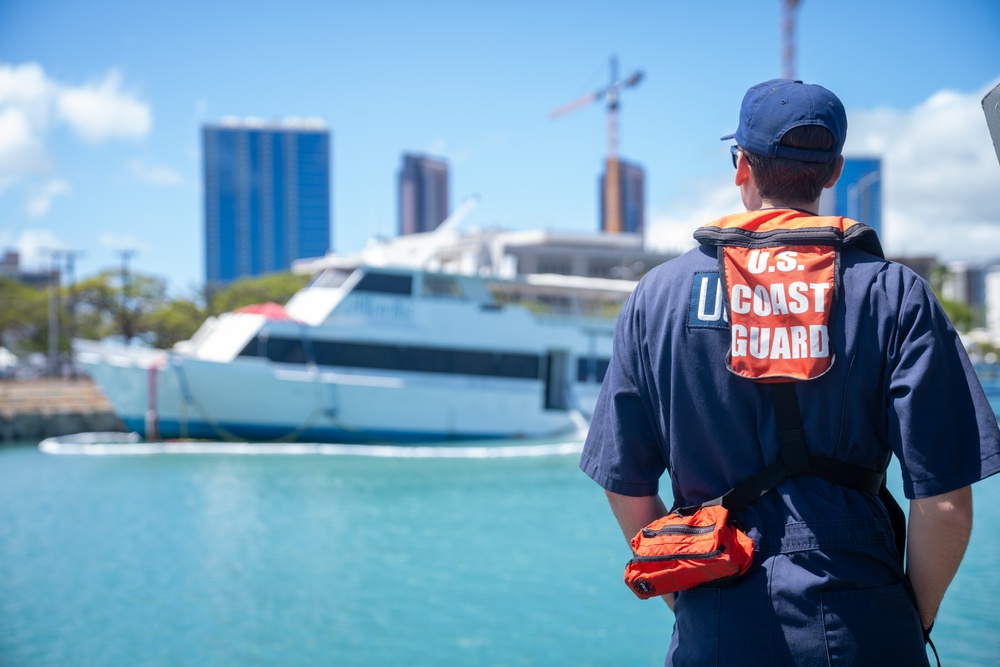 Coast Guard enforces safety zone during salvage of aground vessel in Honolulu