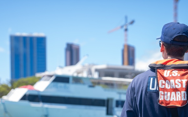 Coast Guard enforces safety zone during salvage of aground vessel in Honolulu