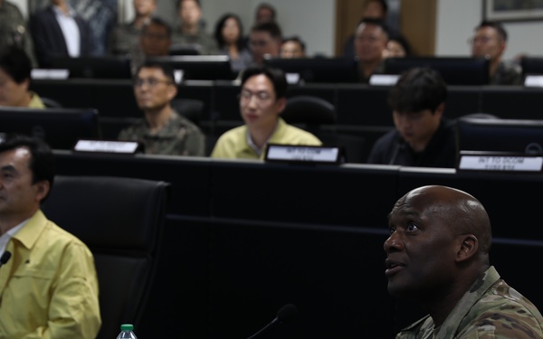 ROK MINDEF and Tri-Command Commander attend MDMP during UFS25