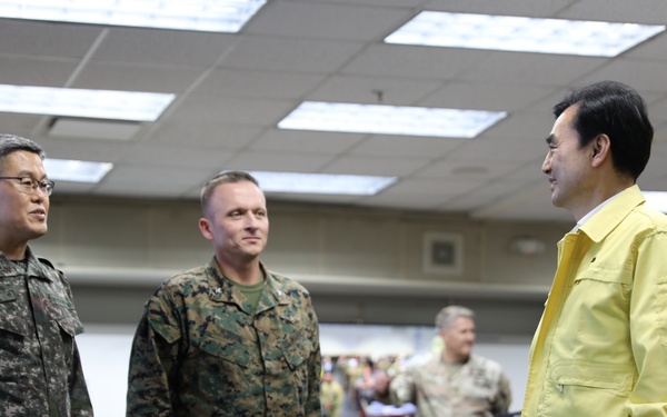 ROK MINDEF and CFC Operations Division Chief at CP Tango during UFS25