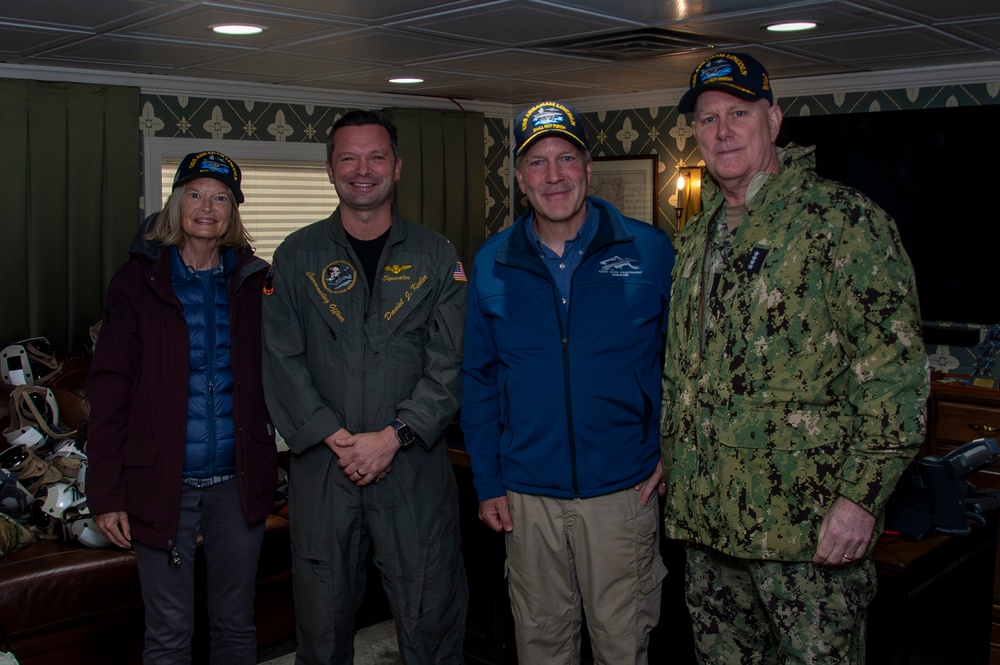 Abraham Lincoln hosts Vice Chairman of the Joint Chiefs of Staff; Commander, U.S. Alaskan Command and U.S. Senators