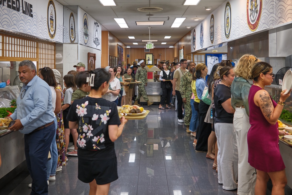 CFAY Commodore Matthew C. Perry General Mess Hosts Open Galley
