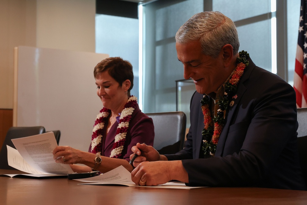 Educational Partnership Agreement between the Defense POW/MIA Accounting Agency and the University of Hawaii
