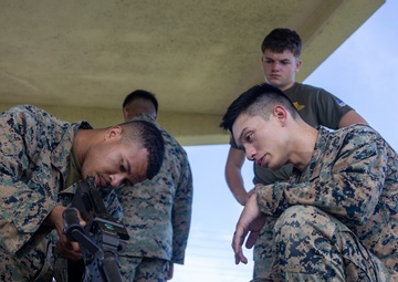 2nd Lt. Jackson teaches MWHS-1 Marines about M240B machine gun