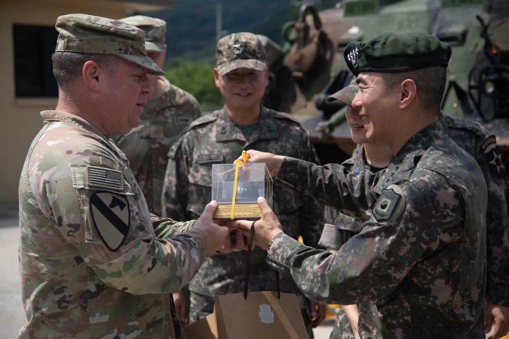 ROK Army General visits 1-38 Soldiers