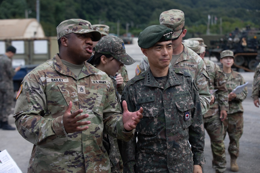 ROK Army General visits 1-38 Soldiers