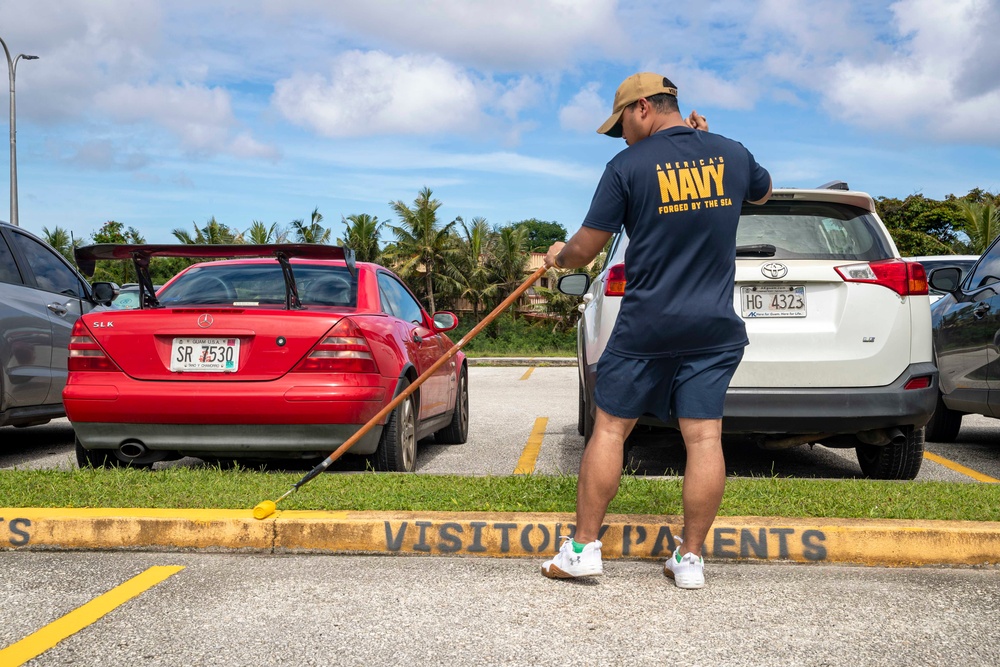 George Washington Sailors Participate in Community Relations Project