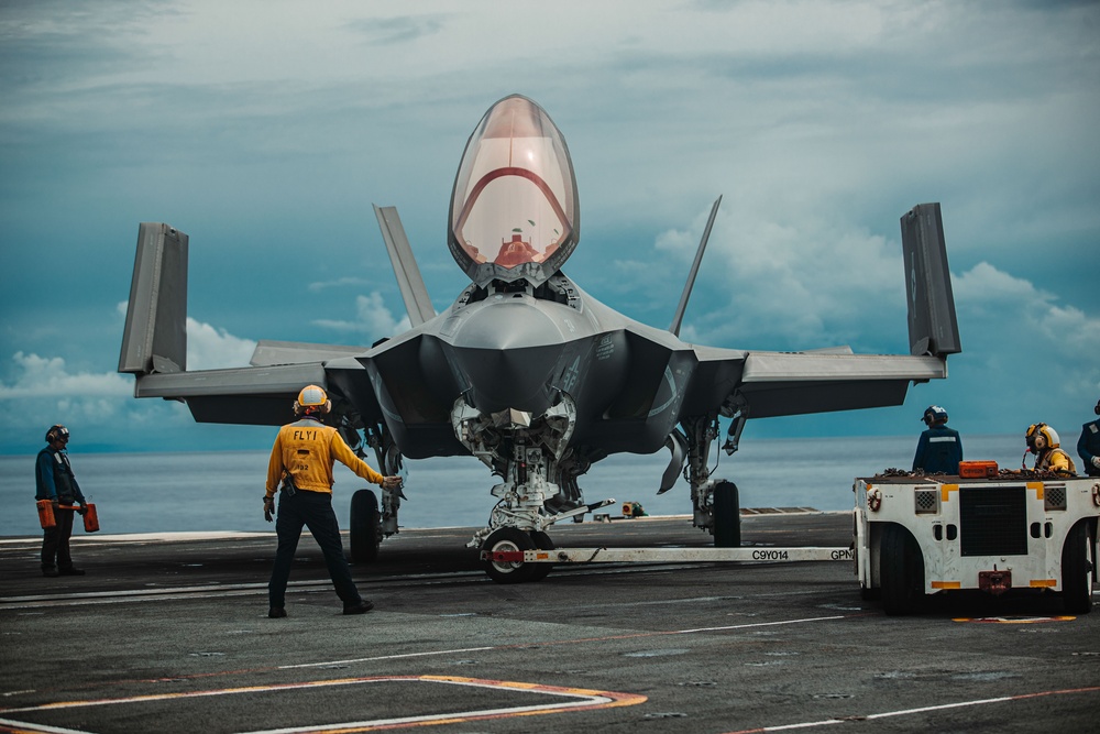 George Washington Conducts Flight Operations