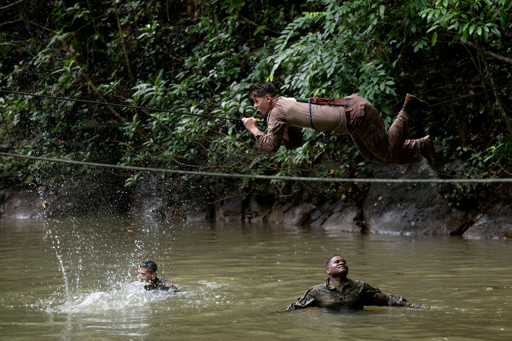 U.S. Marines and Panamanians conduct river crossing