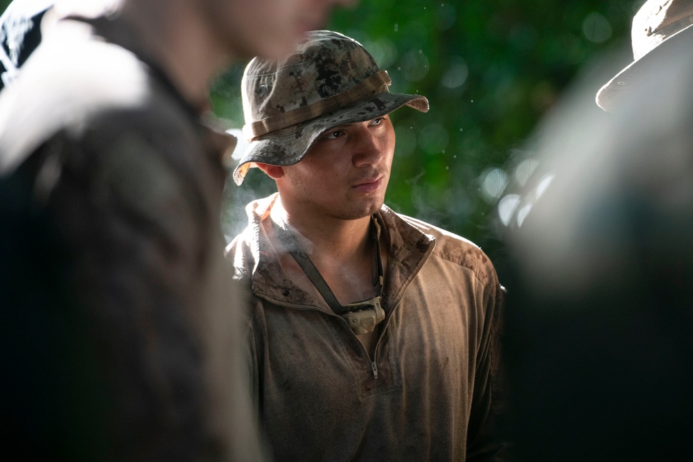 U.S. Marines and Panamanians conduct river crossing
