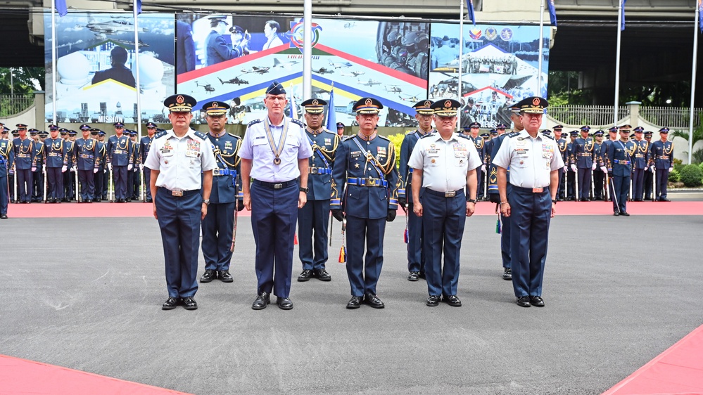 Lt. Gen. Healy visits the Philippines