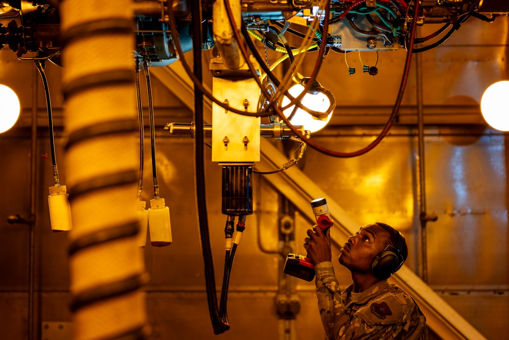 509 MXS tests B-2 Spirit engine