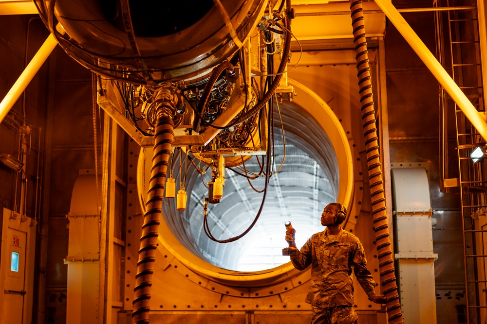 509 MXS tests B-2 Spirit engine