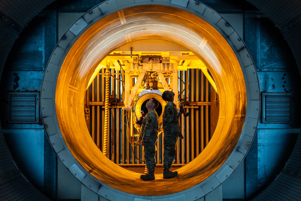 509 MXS tests B-2 Spirit engine