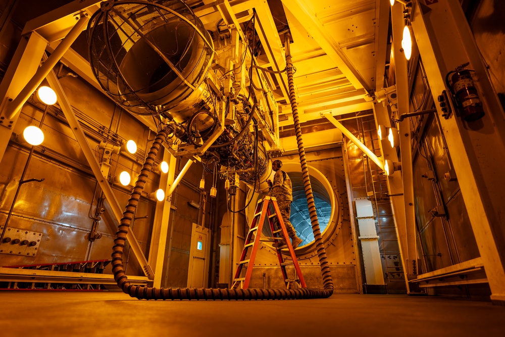 509 MXS tests B-2 Spirit engine