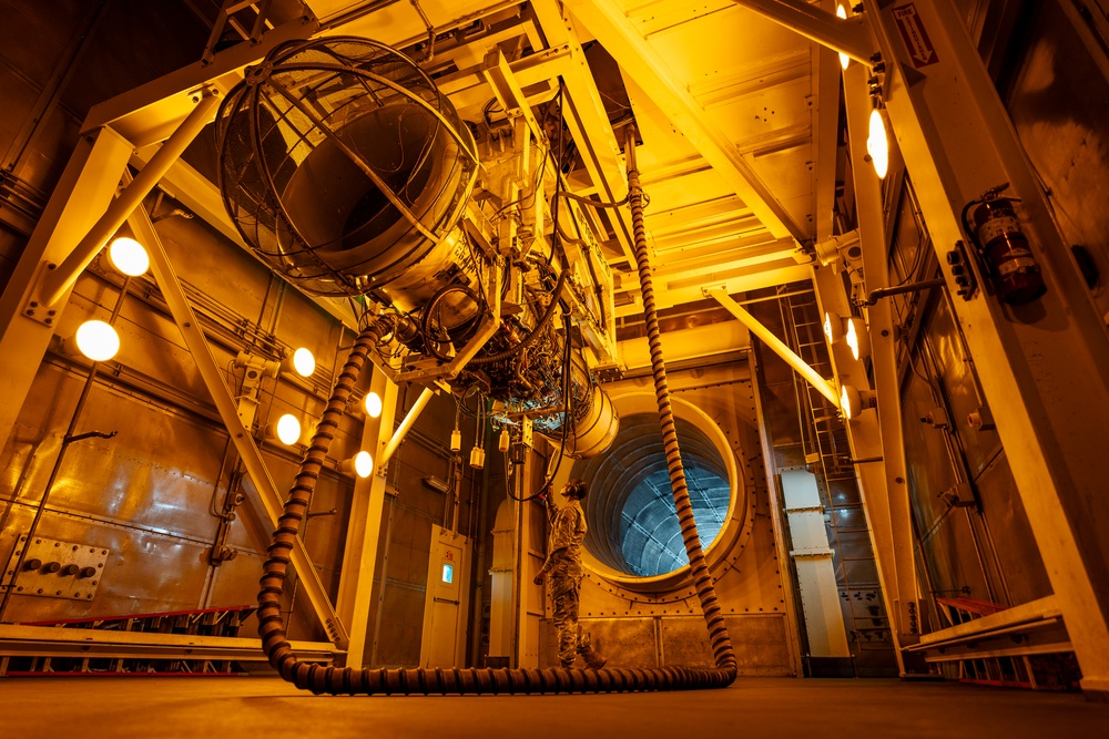 509 MXS tests B-2 Spirit engine