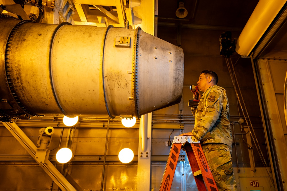 509 MXS tests B-2 Spirit engine