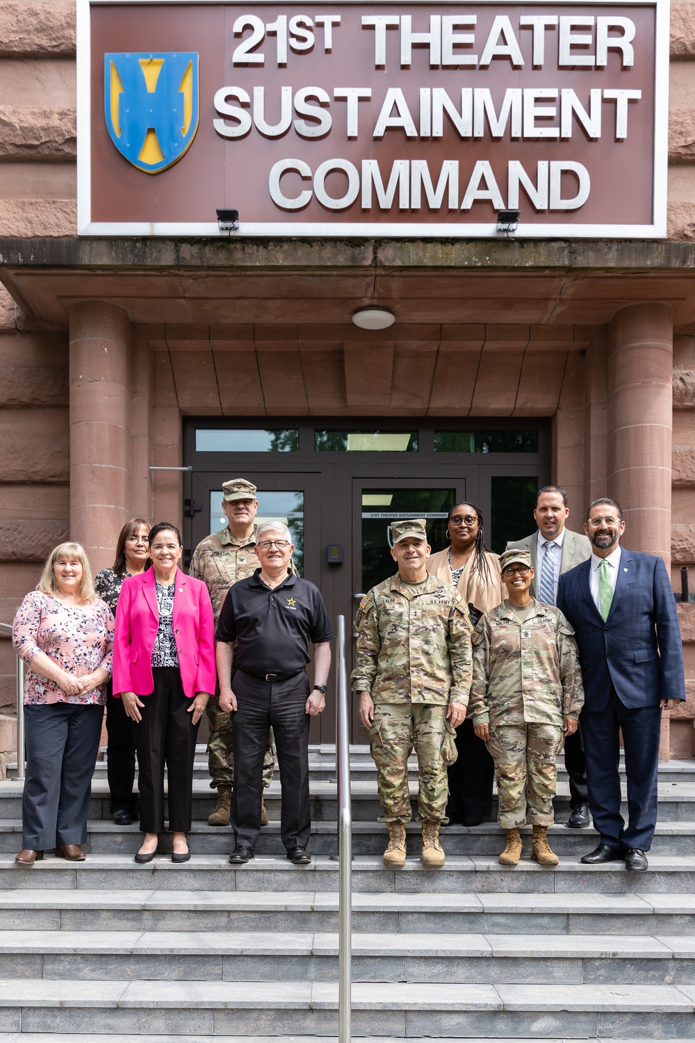 21st TSC Hosts HQDA, CHRA Leaders to Discuss Workforce Readiness in Europe