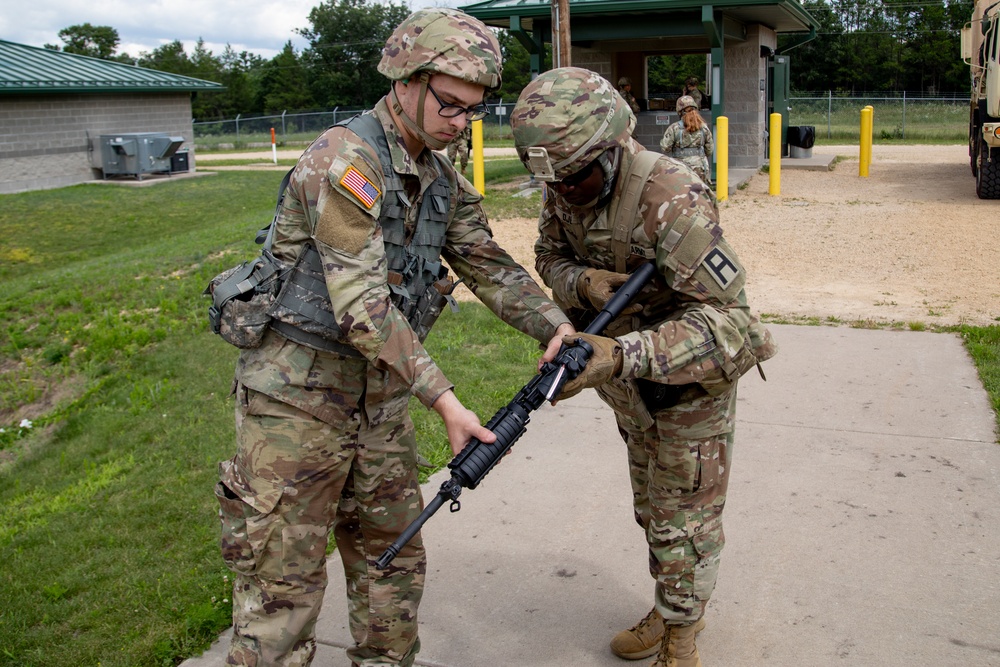 Senior OC/T Clears Carbine