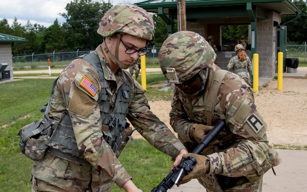 Senior OC/T Clears Carbine