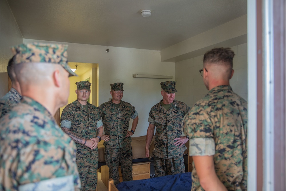 CMC visits 1st Bn., 5th Marines barracks at Camp Pendleton