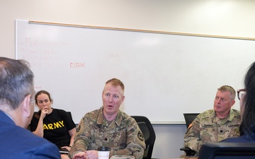 BUMED-N2 Staffers visit NAMRU San Antonio