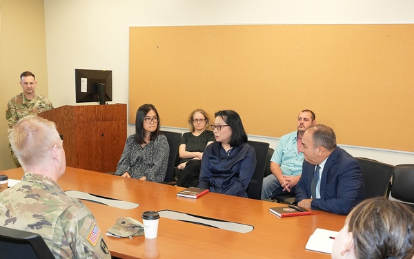 BUMED-N2 Staffers visit NAMRU San Antonio