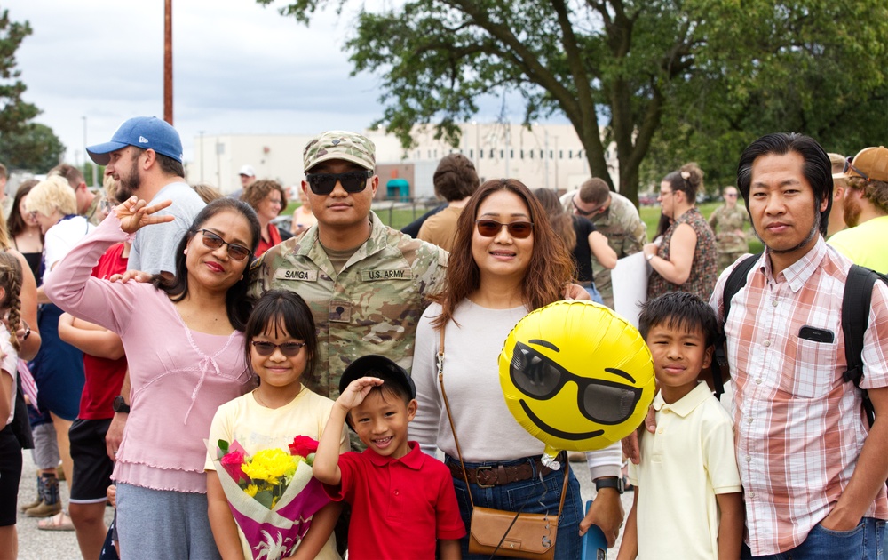 More than 400 Hoosier National Guard soldiers back home again in Indiana