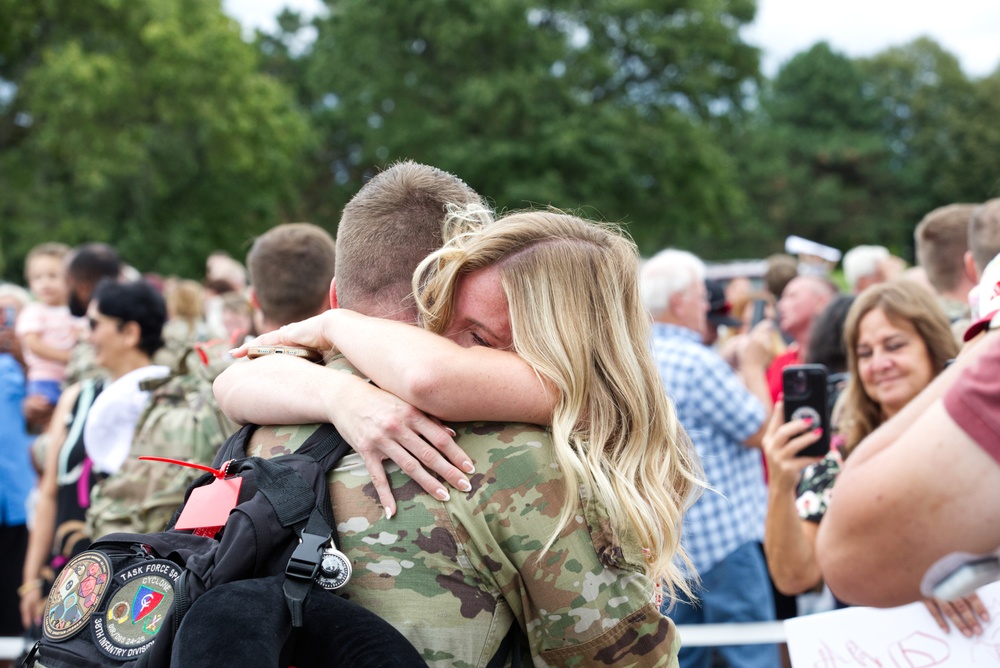 More than 400 Hoosier National Guard soldiers back home again in Indiana