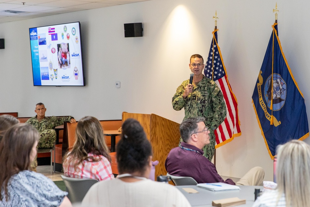 Commander of NAVSUP WSS hosts mini town hall