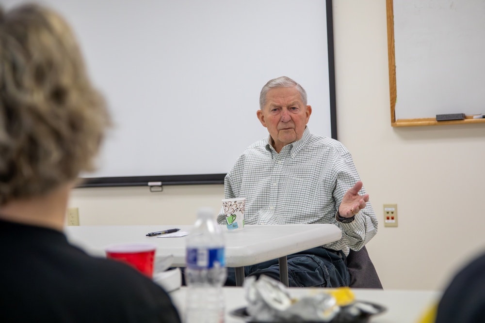 Renowned Author Meets with 181st MFTB