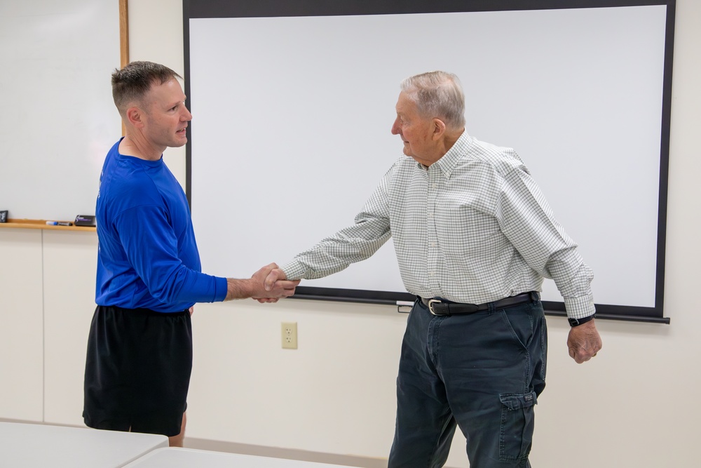 Renowned Author Meets with 181st MFTB