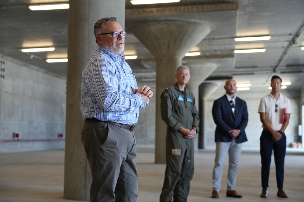Tom Dowd speaks during HEM ribbon cutting on SNI