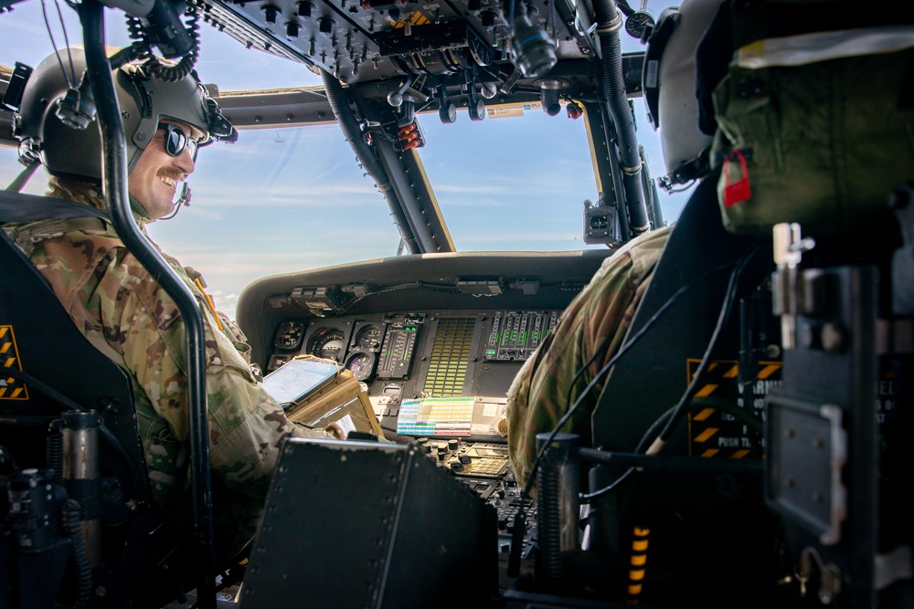 25th CAB Conducts Training Flight Over O'ahu