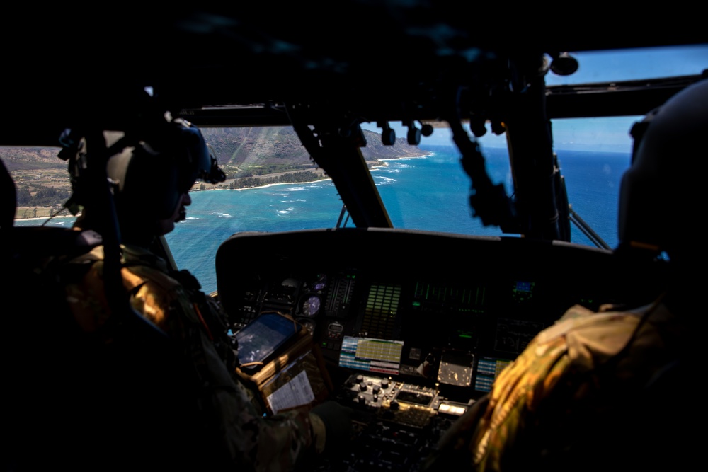 25th CAB Conducts Training Flight Over O'ahu