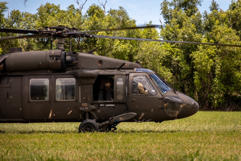 25th CAB Conducts Training Flight Over O'ahu