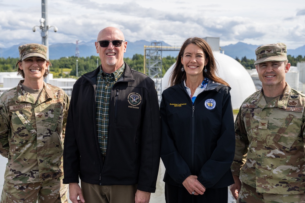 Hon. Dale Marks tours JBER