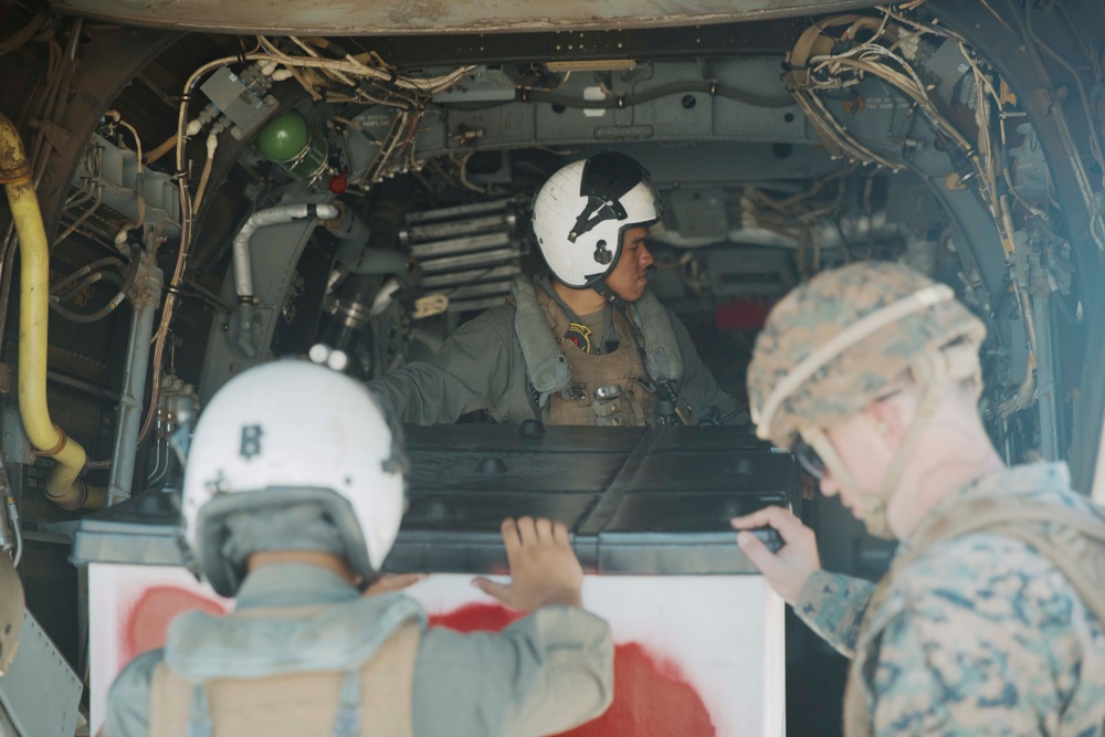 15th MEU Loads Humanitarian Aid at Staff Planning Exercise