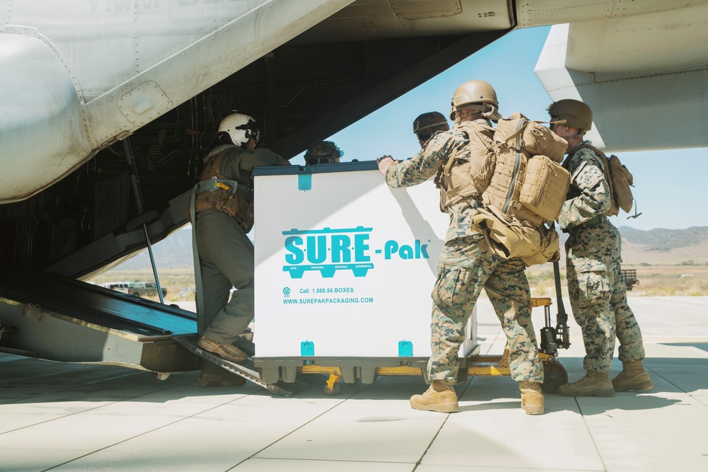 15th MEU Loads Humanitarian Aid at Staff Planning Exercise