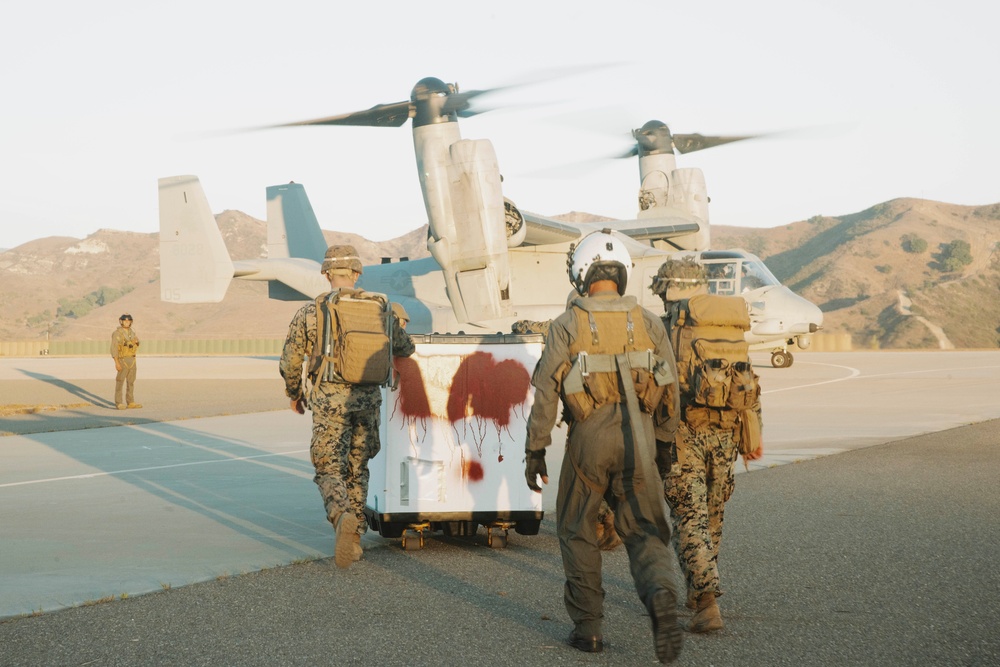 15th MEU Loads Humanitarian Aid at Staff Planning Exercise